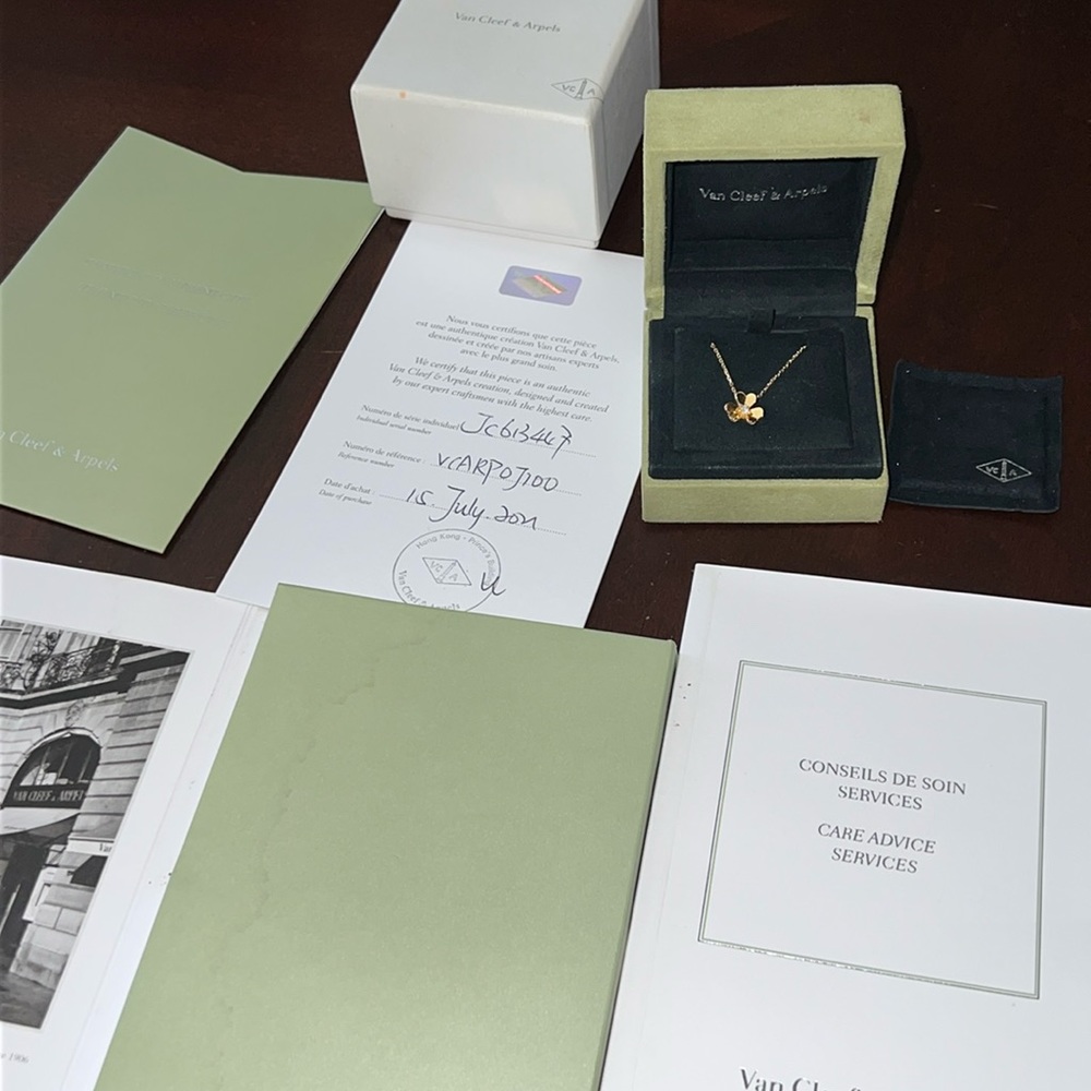 Van Cleef & Arpels  frivole Necklace 18 K